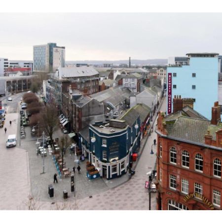 The Most Central Apartment In Cardiff Exterior foto
