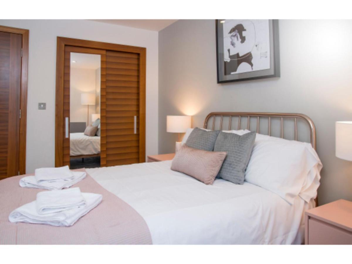 The Most Central Apartment In Cardiff Exterior foto